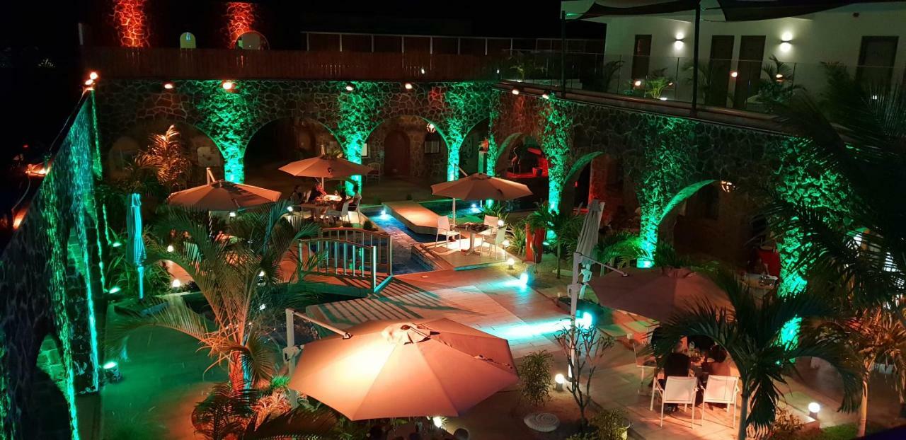فندق بيريبيرفي  Hacienda Plaza المظهر الخارجي الصورة